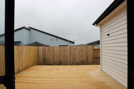Photo of property in 17 Cronshaw Road, Karaka, Papakura, 2113