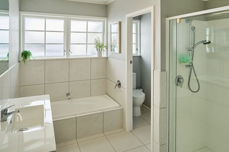 Photo of property in 7 Luff Place, Whitby, Porirua, 5024