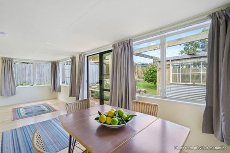 Photo of property in 4 Brian Crescent, Stanmore Bay, Whangaparaoa, 0932