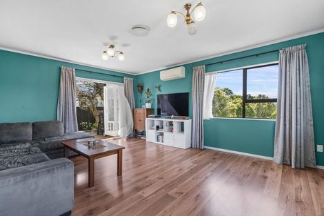 Photo of property in 3 Tregony Place, Camborne, Porirua, 5026