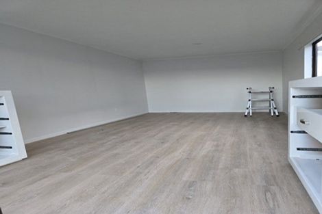 Photo of property in 19 Sheridan Drive, New Lynn, Auckland, 0600