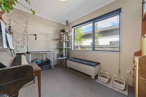 Photo of property in 5 Coromandel Court, Roslyn, Palmerston North, 4414