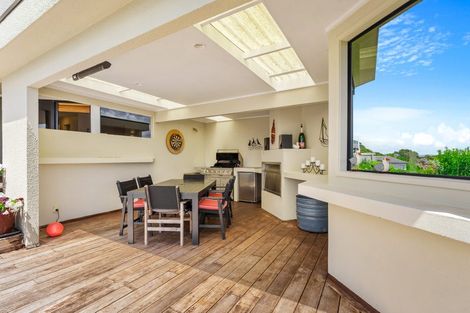 Photo of property in 32 Vipond Road, Stanmore Bay, Whangaparaoa, 0932