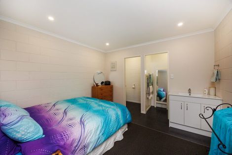 Photo of property in 78 Cook Street, Foxton, 4814