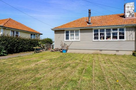 Photo of property in 33 Wilson Street, Waverley, 4510