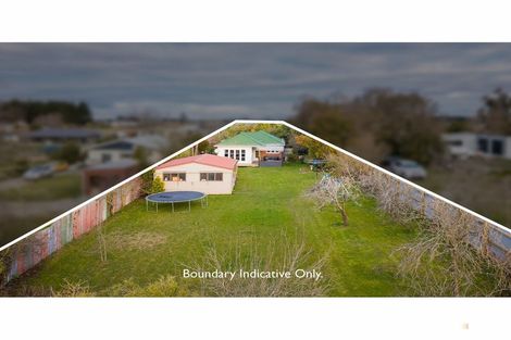 Photo of property in 58 Timaru Road, Waimate, 7924