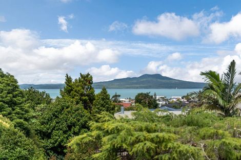 Photo of property in 53 Parr Terrace, Castor Bay, Auckland, 0620