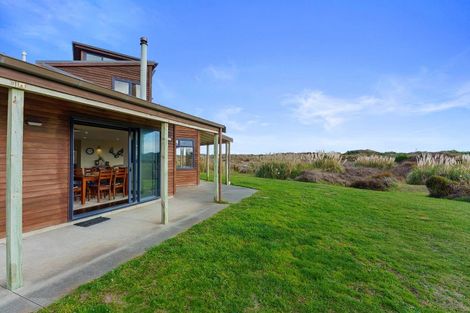Photo of property in 80 Reay Mackay Grove, Waikawa Beach, Levin, 5573