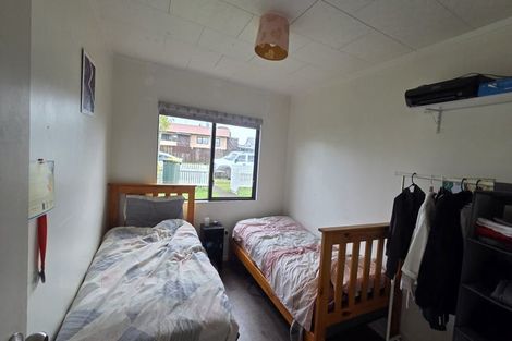 Photo of property in 37 Meadowvale Rise, Titirangi, Auckland, 0604