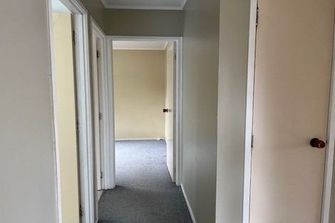 Photo of property in 32 Hassan Drive, Massey, Auckland, 0614