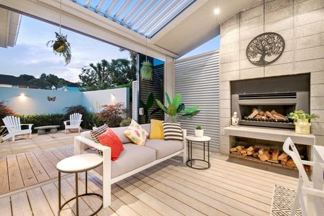 Photo of property in 39 Grand Drive, Orewa, 0931