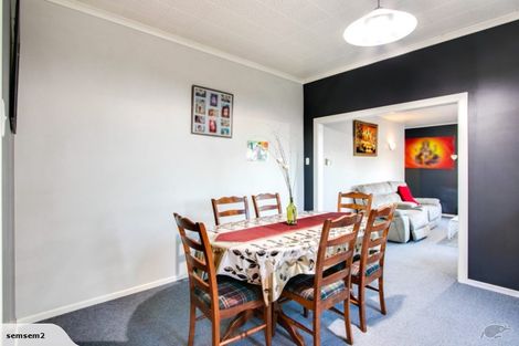 Photo of property in 28 Bowling Road, Greenmeadows, Napier, 4112