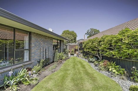 Photo of property in 31 Karnak Crescent, Russley, Christchurch, 8042