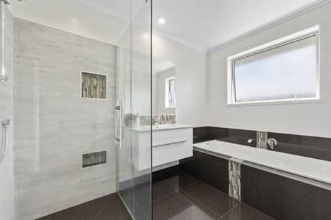 Photo of property in 19 Keene Drive, Bell Block, New Plymouth, 4312