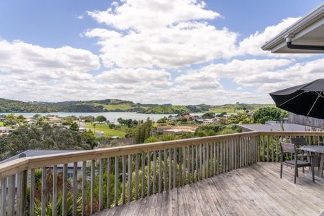 Photo of property in 37 Long Street, Raglan, 3225