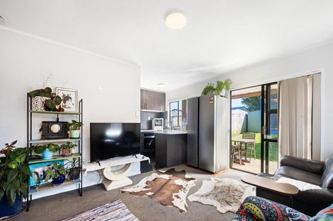 Photo of property in 4b Fernleigh Avenue, Waiuku, 2123