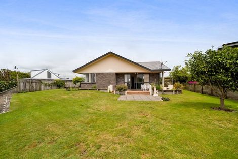 Photo of property in 11 Ash Place, Whalers Gate, New Plymouth, 4310