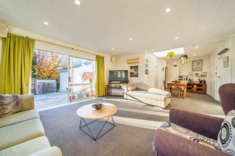 Photo of property in 86 Pinehaven Road, Pinehaven, Upper Hutt, 5019