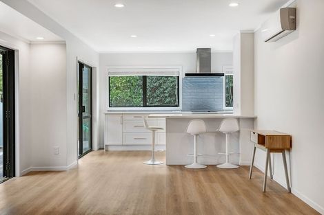 Photo of property in 2/9 Eastwood Rise, Browns Bay, Auckland, 0630