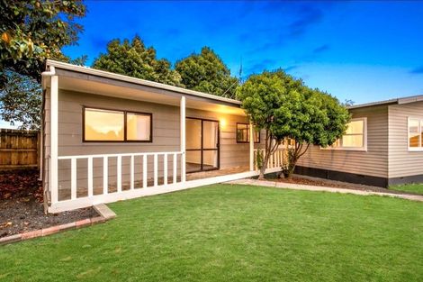 Photo of property in 5 Rondorlyn Place, Manurewa, Auckland, 2102