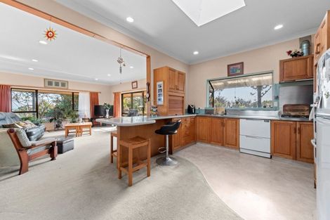 Photo of property in 27 Donnelly Street, Oakura, 4314