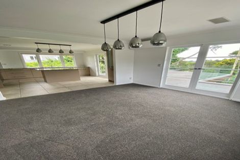 Photo of property in 26 West Lynn Road, Titirangi, Auckland, 0604