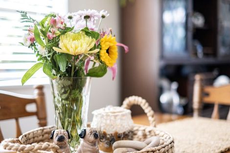 Photo of property in 90 Omapere Street, Whitby, Porirua, 5024