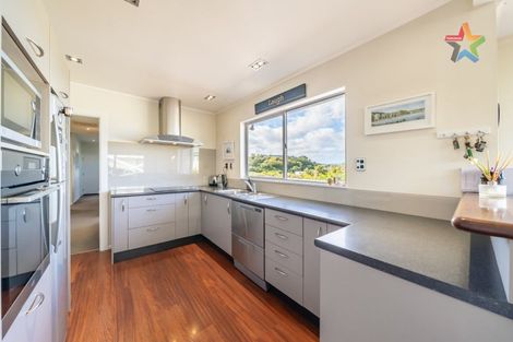 Photo of property in 7 Acacia Avenue, Maungaraki, Lower Hutt, 5010