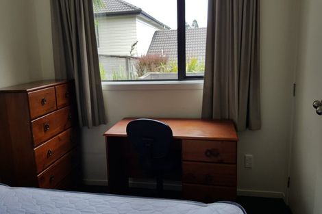 Photo of property in 8c Schnapper Rock Road, Schnapper Rock, Auckland, 0632