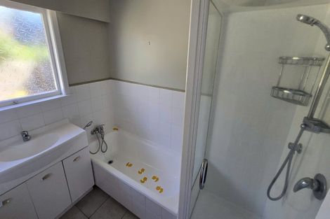 Photo of property in 88 Chivalry Road, Glenfield, Auckland, 0629