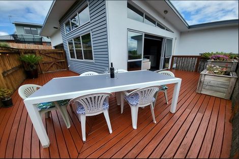 Photo of property in 9 Carento Way, Stanmore Bay, Whangaparaoa, 0932