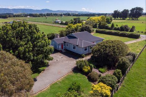Photo of property in 82 Aerodrome Road, Dannevirke, 4972