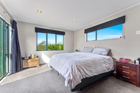 Photo of property in 34 Lagoon Way, West Harbour, Auckland, 0618