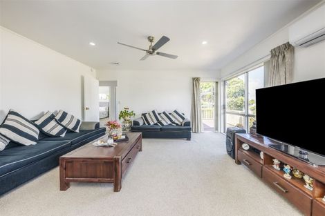 Photo of property in 3 Carter Place, Manurewa, Auckland, 2102