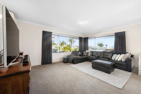 Photo of property in 32b Takutai Avenue, Bucklands Beach, Auckland, 2012