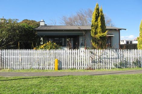 Photo of property in 8 Cleland Street, Palmerston North, 4410