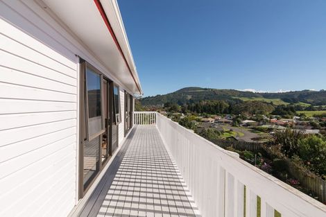 Photo of property in 10 Aquarius Drive, Kawaha Point, Rotorua, 3010