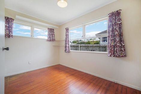 Photo of property in 51 Fairclough Road, Beach Haven, Auckland, 0626