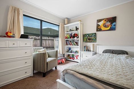 Photo of property in 7 Robina Court, Burswood, Auckland, 2013