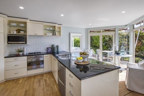 Photo of property in 2/14 Bayview Road, Hauraki, Auckland, 0622