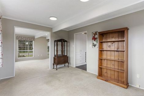 Photo of property in 65 Aviemore Drive, Highland Park, Auckland, 2010