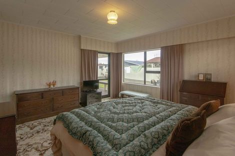 Photo of property in 151 Tait Drive, Greenmeadows, Napier, 4112