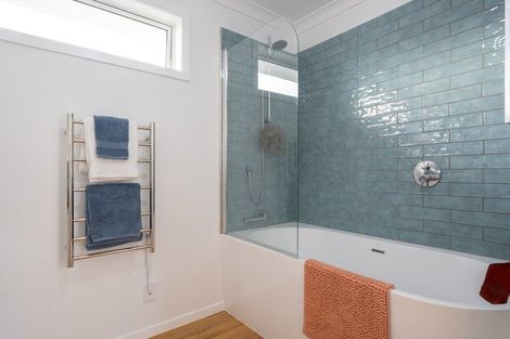 Photo of property in 48 Mark Avenue, Paparangi, Wellington, 6037