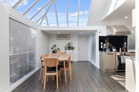 Photo of property in 2/195 Memorial Avenue, Burnside, Christchurch, 8053