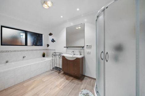 Photo of property in 7 Lamia Place, The Gardens, Auckland, 2105