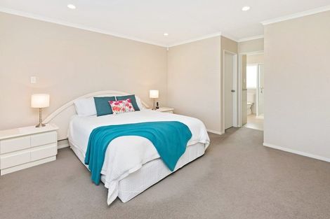 Photo of property in 1 Lorenzo Way, Flat Bush, Auckland, 2016