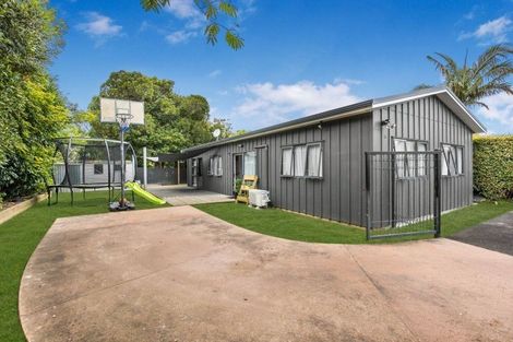 Photo of property in 3a Domain Road, Weymouth, Auckland, 2103