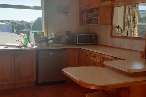 Photo of property in 39 Redwood Avenue, Tawa, Wellington, 5028