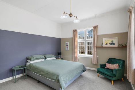 Photo of property in 19 Hawkhurst Road, Lyttelton, 8082