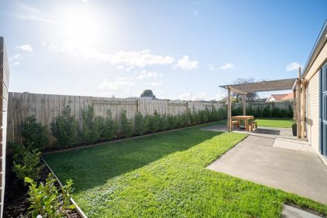 Photo of property in 8 Logan Place, Kelvin Grove, Palmerston North, 4414